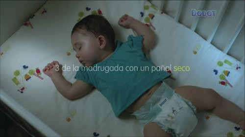 Por mucho que aciertes en la elección de los pañales tu bebé no dormirá del tirón