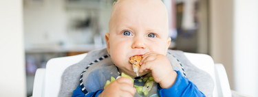 Cero azúcares añadidos en la dieta del bebé y más leche materna: la recomendación de los expertos