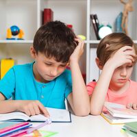 Ante la vuelta al cole, ¿has revisado ya la vista de tus hijos? No detectar problemas visuales podría acarrearle dificultades de aprendizaje 