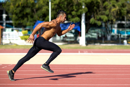 Tres ejercicios imprescindibles para trabajar el core si eres runner