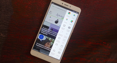 Siete aplicaciones para añadir accesos rápidos en el borde lateral de tu Android