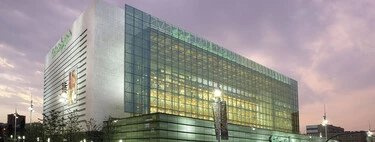 El Corte Inglés empieza empieza una liquidación de pañuelos Tous: el único accesorio que necesitarás este 2026 