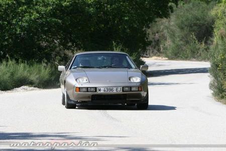 Porsche 928