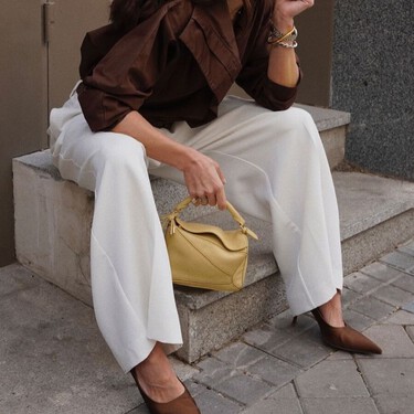 Cinco zapatos de tacón color café tan elegantes y sofisticados que funcionan con vaqueros, faldas y vestidos en octubre 2026 