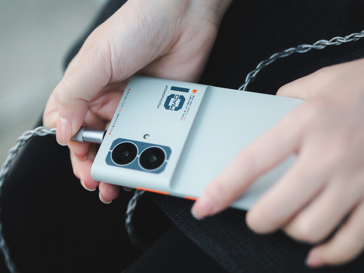 El Moondrop MIAD 01 es un móvil con doble puerto de auriculares