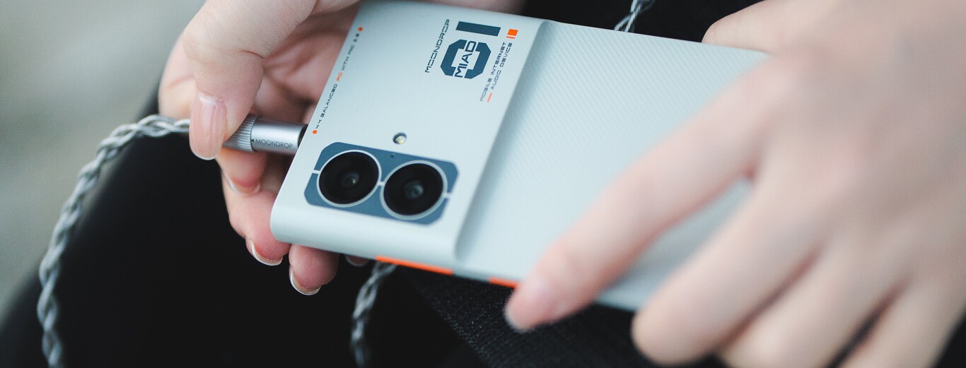 El Moondrop MIAD 01 es un móvil con doble puerto de auriculares 