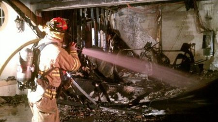 Un Smart ED, sospechoso de causar un incendio en Florida