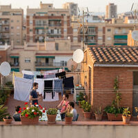 Tejado y terraza no es lo mismo: a estos vecinos no saberlo les ha costado 55.000 euros 