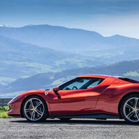 Decían que la electrificación iba a matar al coche pasional. La realidad es otra: Ferrari ya vende más híbridos que gasolina