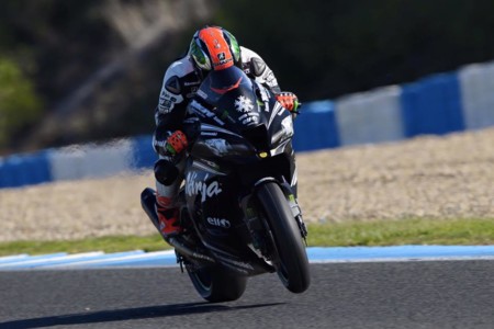 Tom Sykes vuelve a dominar la primera jornada de entrenamientos en Jerez