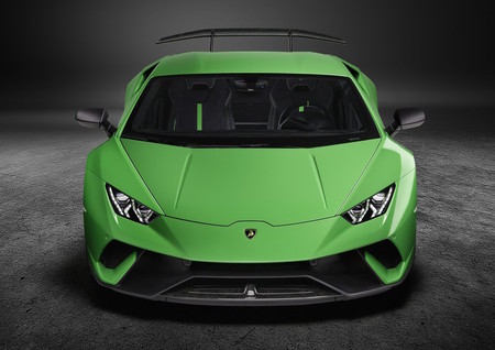 Lamborghini es especialista en fibra de carbono, por ello ya trabaja para ayudar a crear prótesis más resistentes