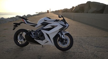 Chak Molot, en busca de la máxima seguridad activa y pasiva para las motos
