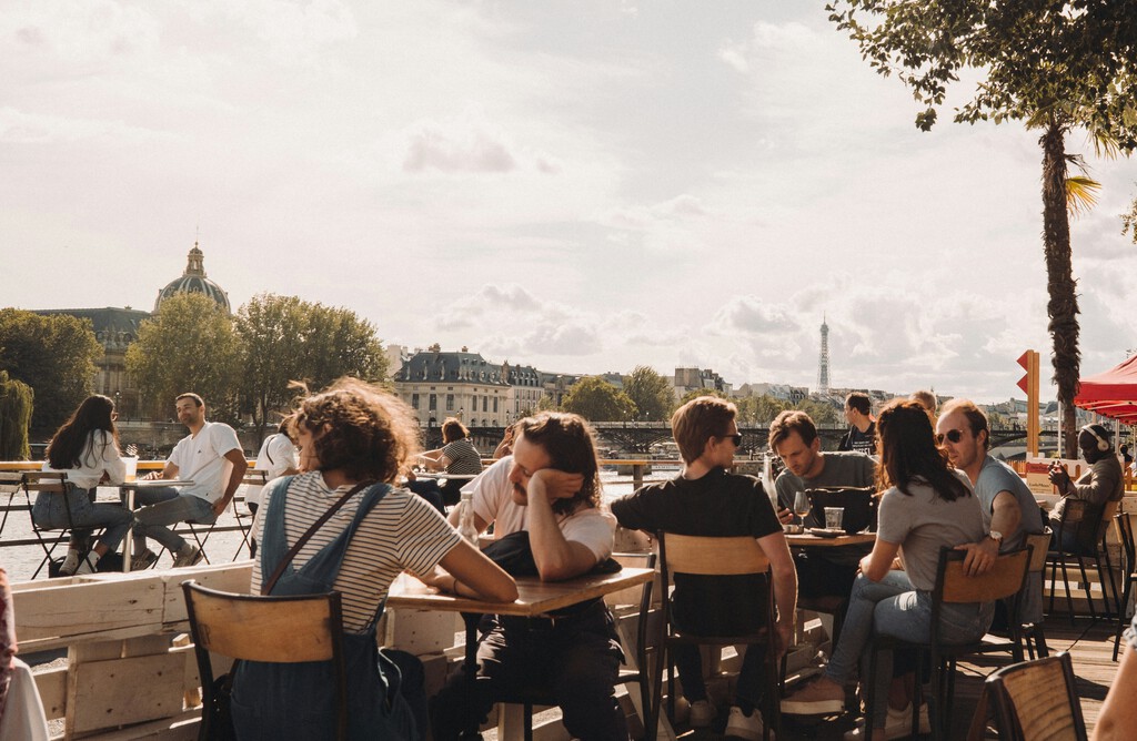 Una ola de calor está a punto de "achicharrar" a toda Europa. Así que Francia ha sido la primera en abrir un melón: prohibir el alcohol