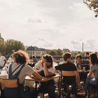 Una ola de calor está a punto de "achicharrar" a toda Europa. Así que Francia ha sido la primera en abrir un melón: prohibir el alcohol