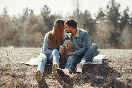 Pareja y perro