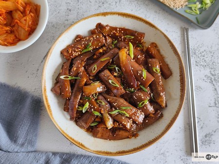 Gaji Bokkeum, receta fácil de las exquisitas berenjenas salteadas al estilo coreano