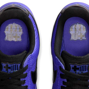 Nike y el FC Barcelona pintan de un llamativo color las Air Force 1 Low Protro que llamarán la atención en todos tus looks 