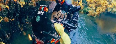 Mete su trail por un río y acaba sacando la moto con un helicóptero. El peligro de ser un motero demasiado valiente 