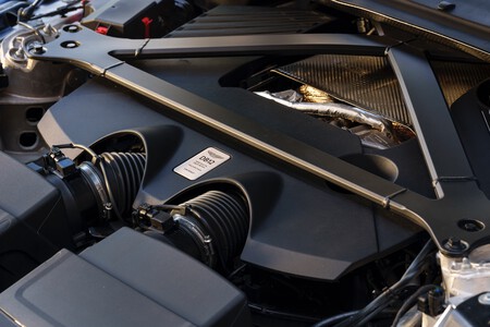 Aston Martin DB 12 Primer Contacto 1