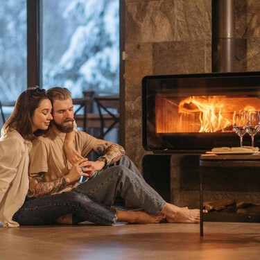 El método sueco para calentar el hogar usando mantas y cojines