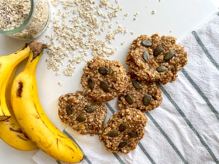 Galletas de avena y plátano: receta vegana exprés con dos ingredientes