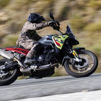 En Reino Unido le han declarado la guerra a los que montan en moto con más de 70 años, y quieren jubilarlos a base de psicotécnicos