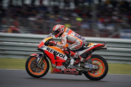 Marc Márquez domina bajo la lluvia la segunda sesión del viernes en el Red Bull Ring de Spielberg