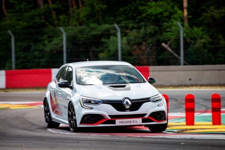 Renault Megane R S Trophy R 2019 001