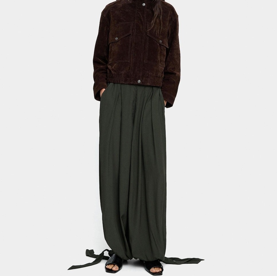 Parfois
Pantalón ancho de mujer 100% viscosa estilo bombacho y cintas en bajo