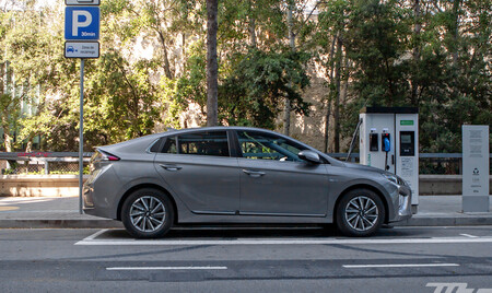 Hyundai Cargando Calle