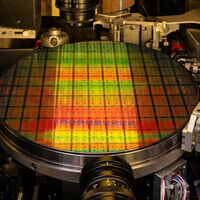 China por fin tiene un procesador de escritorio competitivo. Su problema es que va seis años por detrás de Intel
