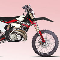 La Rieju MR 300 Racing con plataforma GasGas se empezará a producir en mayo, costará 7.499 euros y habrá versión de 250 cc