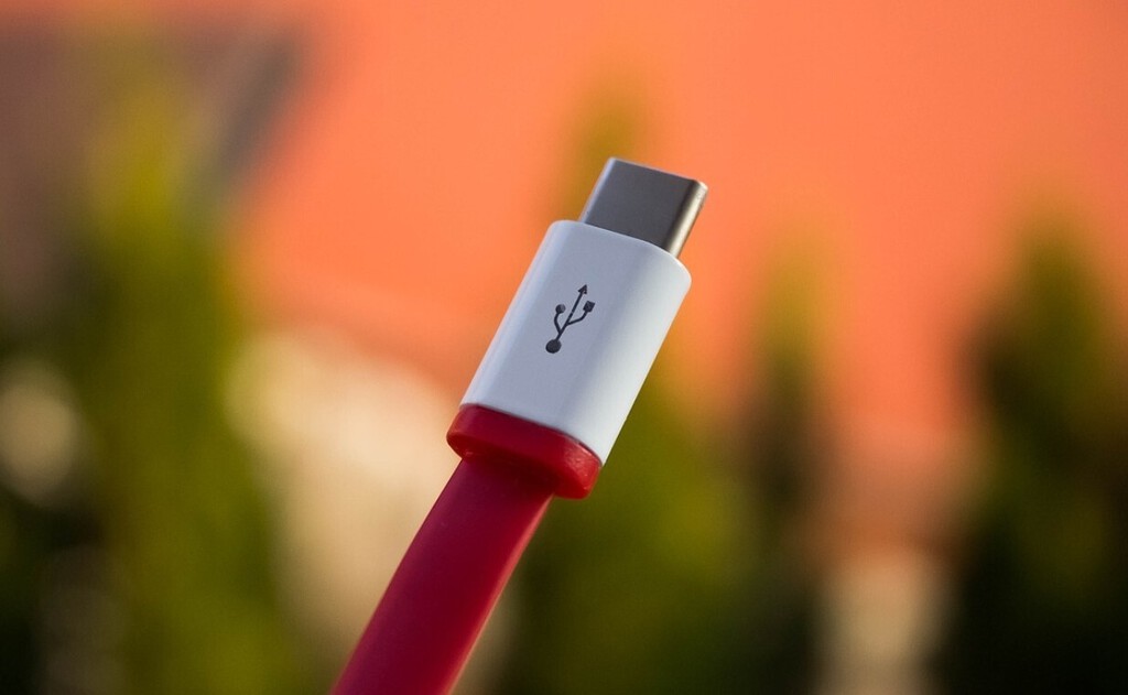 El iPhone con USB-C se pone serio: ahora es Mark Gurman quien lo pronostica El iPhone con USB-C se pone serio: ahora es Mark Gurman quien lo pronostica