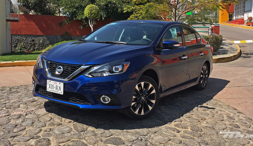 Probamos el Nissan Sentra SR Turbo, el Sentra como debería haber sido desde un principio