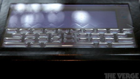 Tactus Technology presenta una pantalla táctil con botones que aparecen y desaparecen