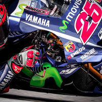 Viñales y Rossi prueban un nuevo carenado en Brno bajo las acusaciones de copia por parte de KTM