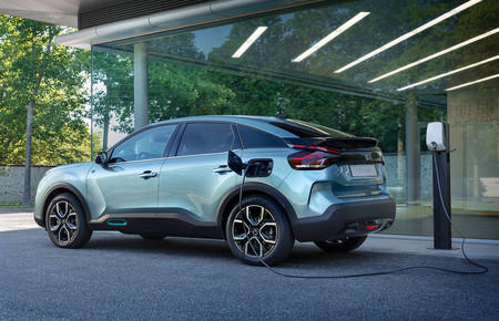 El Citroën C4 2021 se estrena como un "sedán-SUV" cuyo diseño divide opiniones