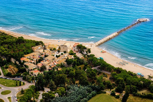 Pueblo Medieval Autentico Playa Levante Mediterraneo Playa Eclipse Solar Gastronomia Desconocido Sin Turistas