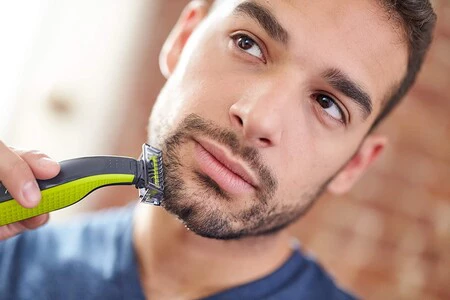 Ofertón de Amazon en la afeitadora y recortadora QP2520/65 de Philips, que está rebajada a 35,99 euros con envío gratis