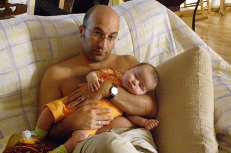 "Ser padre para mi ha supuesto volver a nacer".Entrevista al psicólogo y padre Alejandro Busto Castelli