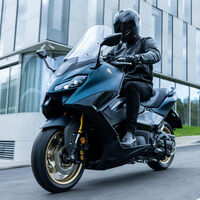 ¡Sorpresa! La Yamaha TMAX estrena generación con un aspecto más compacto, más deportivo y más equipada que nunca 