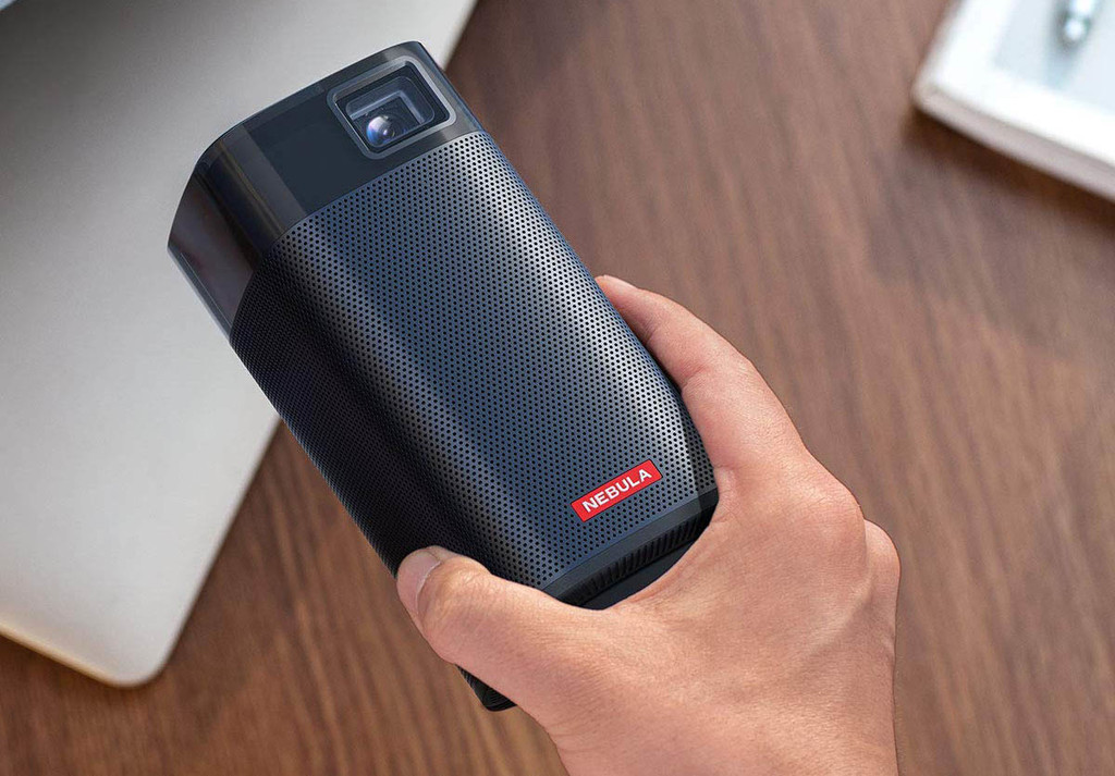 Anker tiene su nuevo proyector portátil: el Nebula Apollo ofrece un tamaño contenido y autonomía para olvidar los enchufes