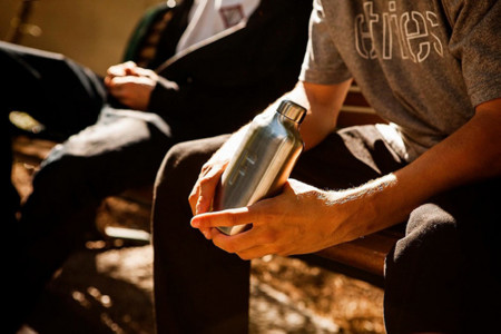Botella para agua Fred, olvídate de la vieja botella de plástico