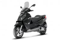 La Piaggio X7 con casco y baúl de regalo