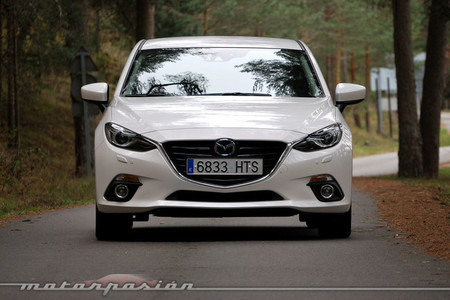 Mazda3 5p 2.0 y 2.2D automáticos, prueba (valoración y ficha técnica)