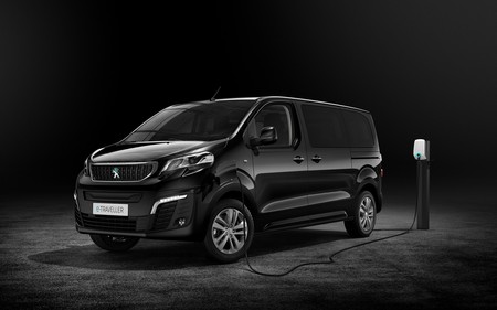 Peugeot presenta la nueva Peugeot e-Traveller: una furgoneta eléctrica con hasta 330 km de autonomía y nueve plazas