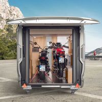 Con esta caravana Knaus puedes viajar con dos motos de gran cilindrada sin preocuparte por el peso