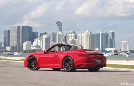 Porsche 911 Gts Cabrio33