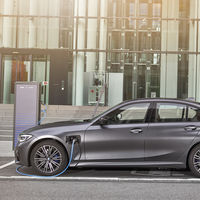 BMW 330e 2019: El híbrido enchufable que ahora ofrece más potencia y más autonomía