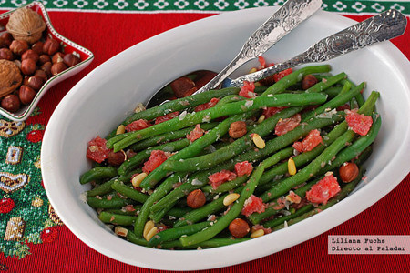 Guarnición de judías verdes con pomelo y frutos secos. Receta de Navidad